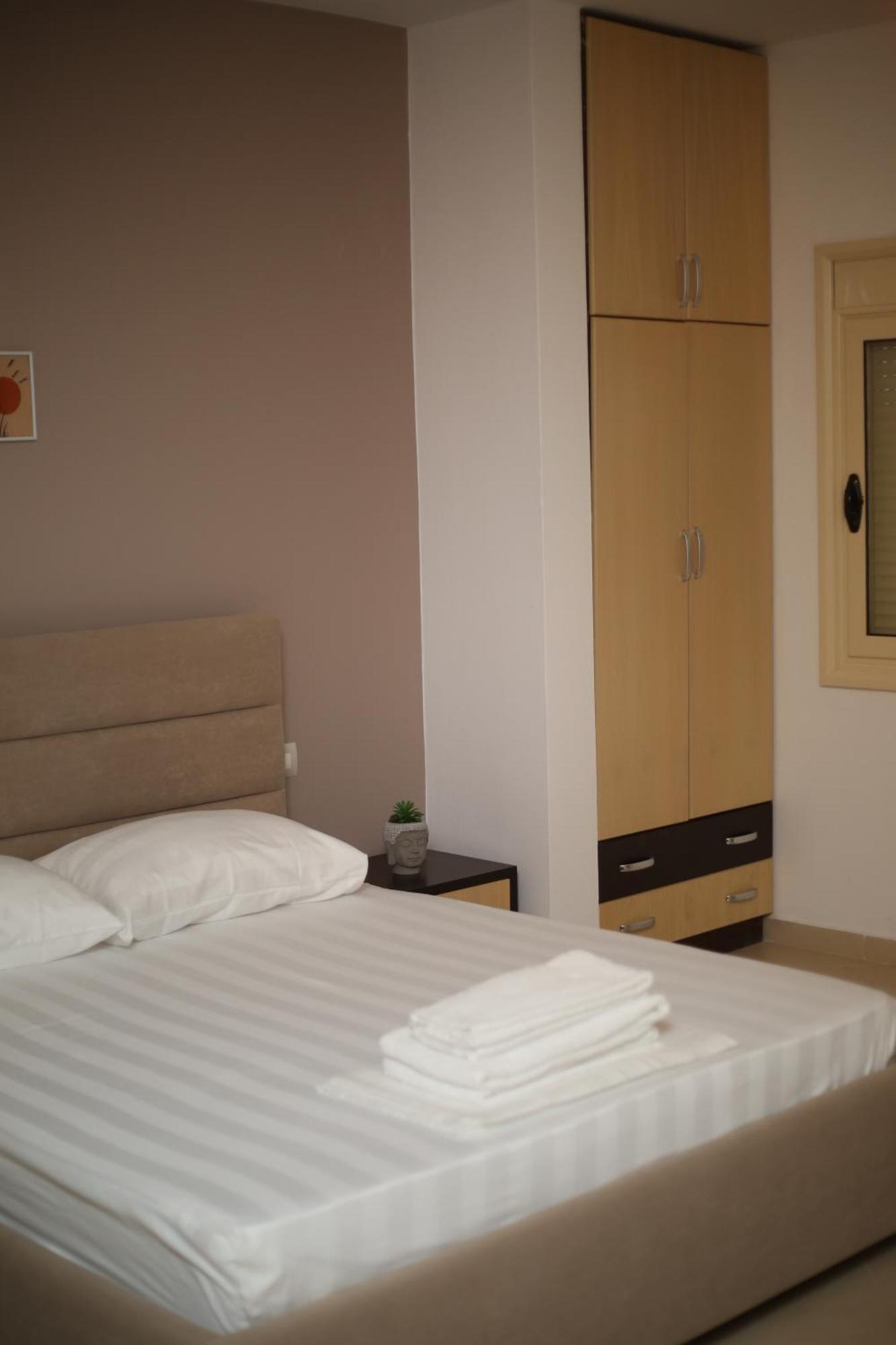 Tekb Rooms & Apartments فلورا المظهر الخارجي الصورة