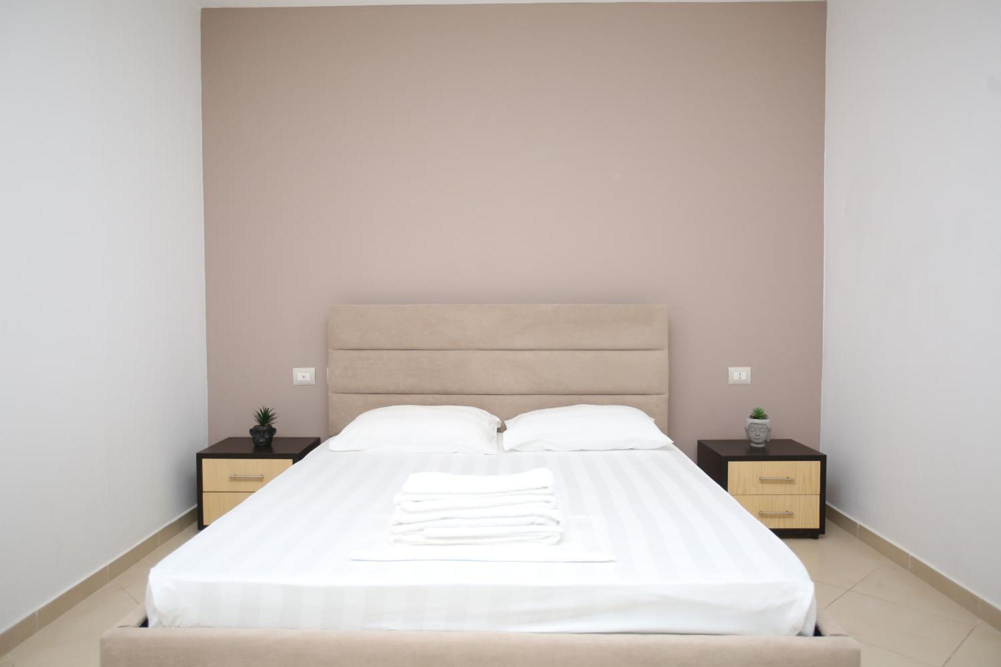 Tekb Rooms & Apartments فلورا المظهر الخارجي الصورة