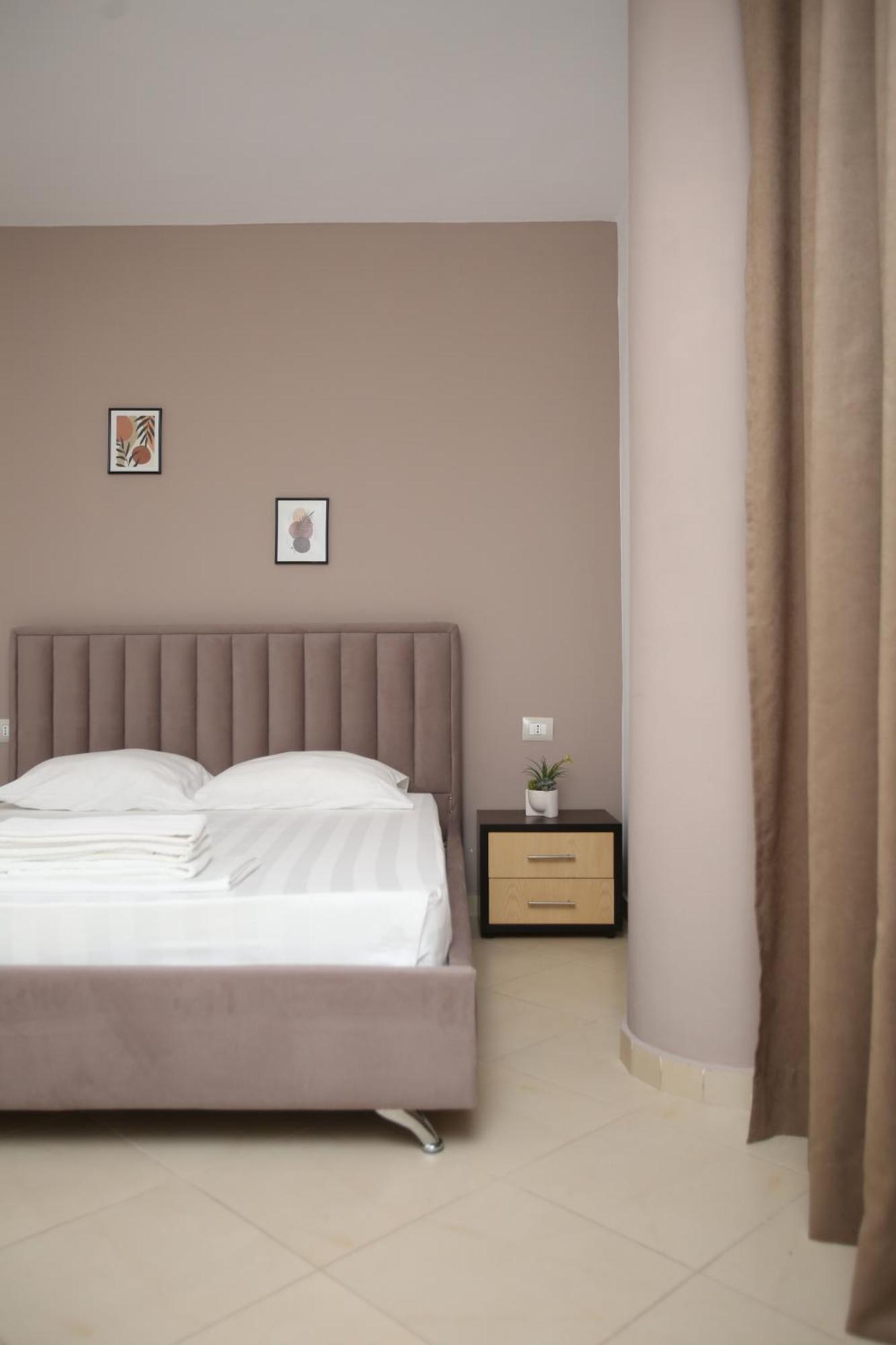 Tekb Rooms & Apartments فلورا المظهر الخارجي الصورة