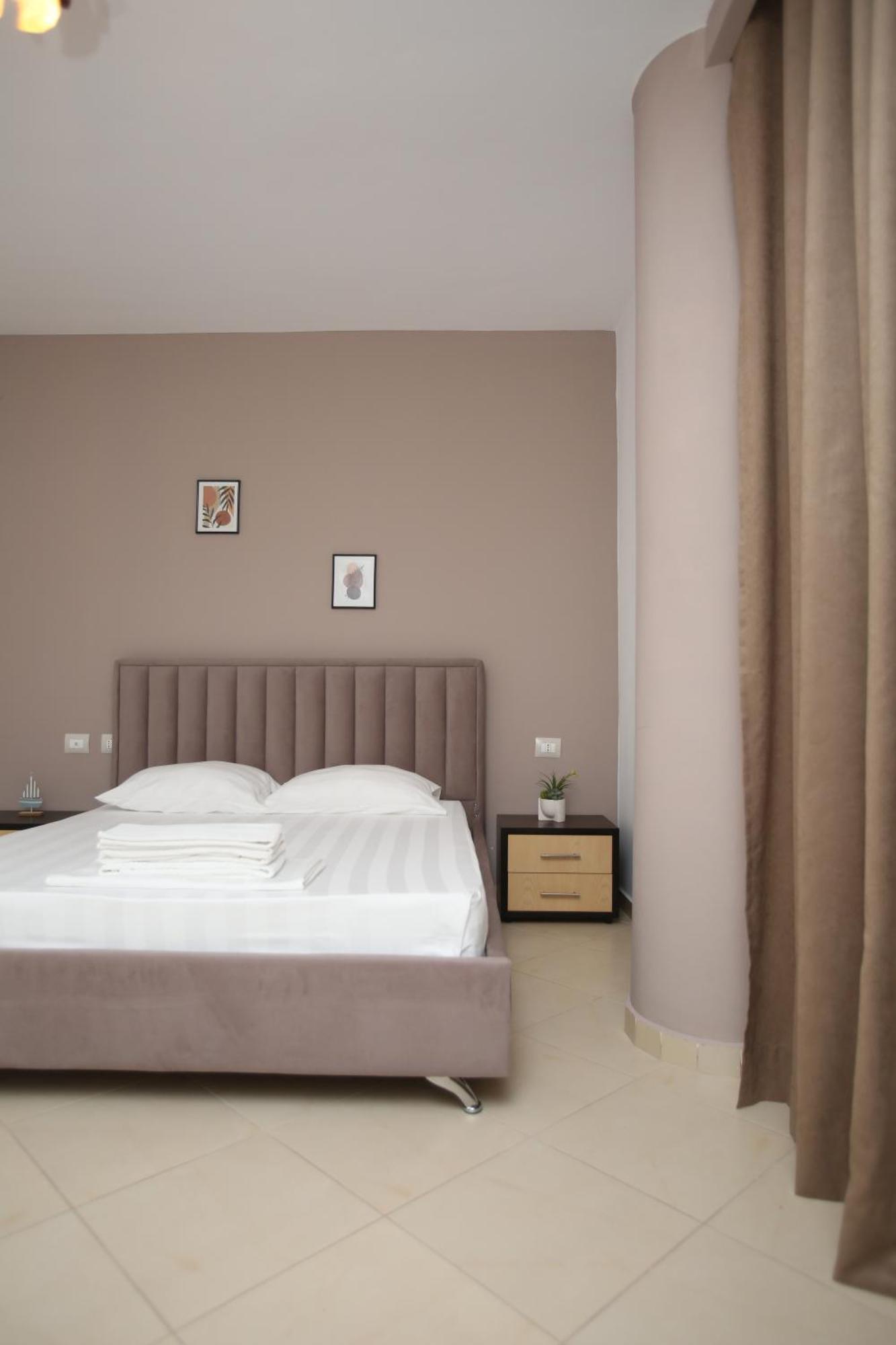 Tekb Rooms & Apartments فلورا المظهر الخارجي الصورة
